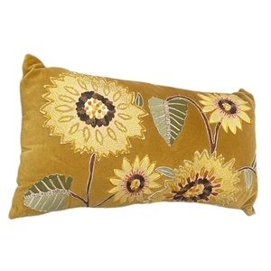 AUTUMN HILL Sunflower Pillow